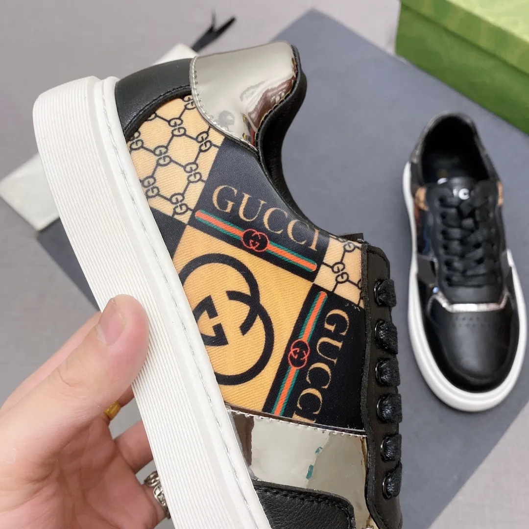 p380 【GUCCI】Gucci men’s casual shoes are absolutely popular 🔥The ultimate matching item for handsome men! The charm of super texture is irresistible, the main recommendation, the flower leather color is bright! The upper is made of high-quality fabrics, the leather lining is used for the feet, and the wear-resistant rubber sole is noble and elegant! Extremely comfortable🎁🎁You can be as handsome as you want💪 Size 38-44! No. 061